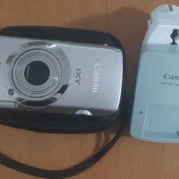 دوربین کنون به همراه متعلقات