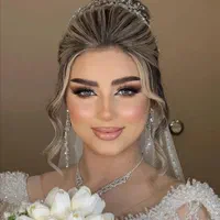 خدمات عروس و همراهی و آموزش میکاپ و شنیون