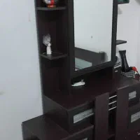 ست کامل تخت دونفره با دوتا پا تختی ومیزآرایش وکمد