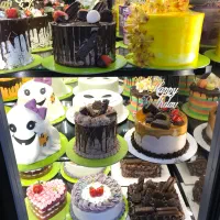 فروشنده یا سالن دار شیرینی فروشی و قنادی|استخدام خدمات فروشگاه و رستوران|تهران, تهرانپارس جنوبی|دیوار