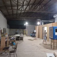 فروش کارگاه ام دی اف با تجهیزات کامل و اتاق رنگ