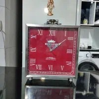 یک عدد ساعت رومیزی مارکFoRTlS
