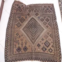 دو تیکه فرش کارکرده‌