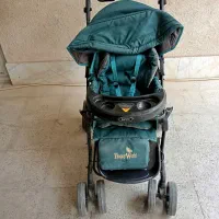 یک عدد کالسکه بچه