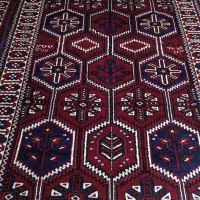 سه قالی دستبافت محلی