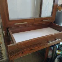 قفسه/گنجه ی چوبی  بسیار زیبا و مدرن