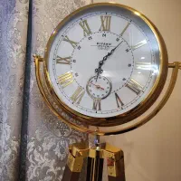 ساعت سه پایه بسیار شیک