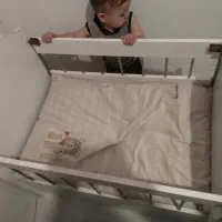 تخت کنار مادر مانند گهواره هم میشه