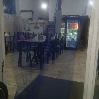 شاگرد در غذاخوری