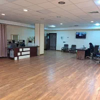 کارمند خانم فروشگاه اینترنتی