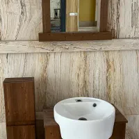 سرویس کامل روشویی و باکس حوله و آینه هالوژن دار