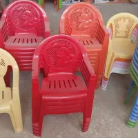 صندلی پلاستیکی کودک در رنگ‌های متنوع