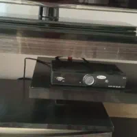 تلوزیون سامسونگ بادستگاه دیجیتال و میز