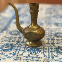 ظروف برنجی و گلدان های گل مرغی قدیمی