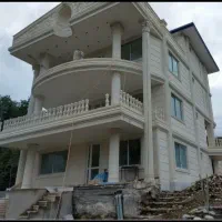 اجرای نمای ساختمان. سیمانی. در همه شهر