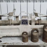 ترازو ۲۰ کیلو گرمی قدیمی همراه وزنه