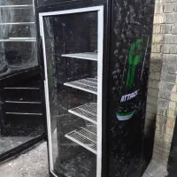 یک عدد یخچال ویترینی.   در حد نوسایز۱۸۰در۷۰