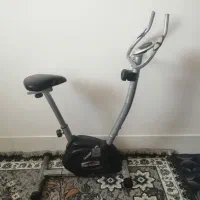دوچرخه ثابت ورزشی