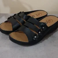دمپایی طبی سایز۳۸ نونومیباشد