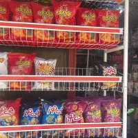 فروشنده خانم در سومرمارکت