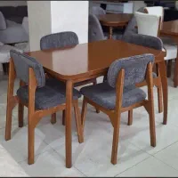 میز ناهار خوری.     سدنا