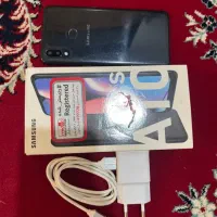 گوشی A10 همراه وسایل