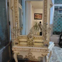 آیینه و شمعدان و ساعت