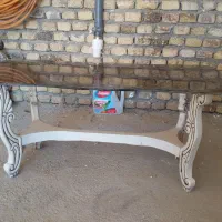 ﻣﻴﺰ ﺑﻪ ﻫﻤﺮاﻩ ﻳﻚ ﺟﻠﻮ ﻣﺒﻠﻲ|مبلمان خانگی و میز عسلی|قره چای, |دیوار