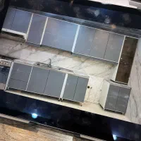 کارآموز نصاب برچسب کابینت و دکوراتیو