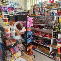 واگذاری سوپر مارکت با امتیاز ۹سال سابقه|فروش مغازه و غرفه|سنندج, |دیوار