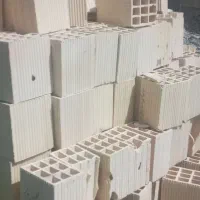 کارگر برای تخلیه انواع بار