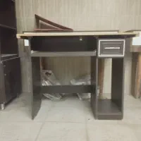میز تحریر وکامپیوتر