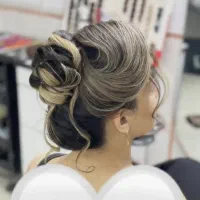 فردائم مو و رنگ و لایت و دکلره مو بصورت تخصصی