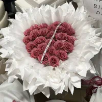 گل با ساقه مصنوعی و دسته گل