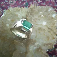 انگشتر یاقوت، زمرد|جواهرات|پردیس, فاز ۱|دیوار