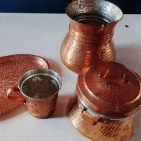 کریستال قدیمی وظروف مسی نو