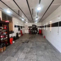 مغازه ۲۰۰ متری