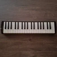 ملودیکا سوزوکی و یاماها