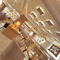 باریستا- سالن کار - نیروی خدمات