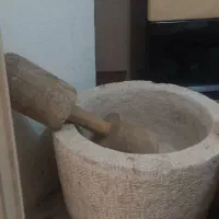 یانه با هاونگ با دسته|کلکسیون اشیاء عتیقه|اصفهان, عسگریه|دیوار