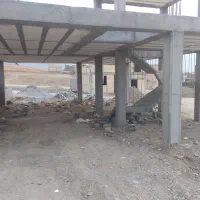 زمین نیمه کاره