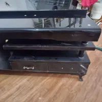 میزتلوزیون شیشه ای