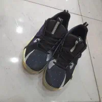 یک جفت کفش اسپرت سایز 43 اصل ویتنام