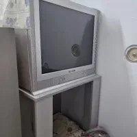 تلویزیون ۲۹ پاناسونیک به همراه میز