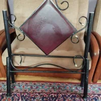 یک عددتخت یک نفره فرفوژه ویک عدد تخت دو نفر