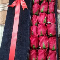 گل رز مصنوعی و باکس گل و هدیه