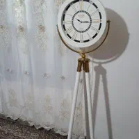 ساعت ایستاده