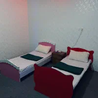 منزل مبله شیک و تمیز اجاره روزانه/هفتگی/درکوی طلاب|اجارهٔ کوتاه‌مدت آپارتمان و سوئیت|شیراز, طلاب|دیوار