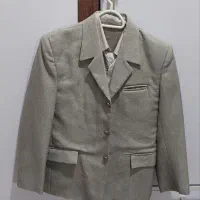 کت و شلوار و ژیله و پیراهن بچه گانه درحد نو