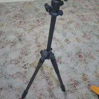 سه پایه دوربین